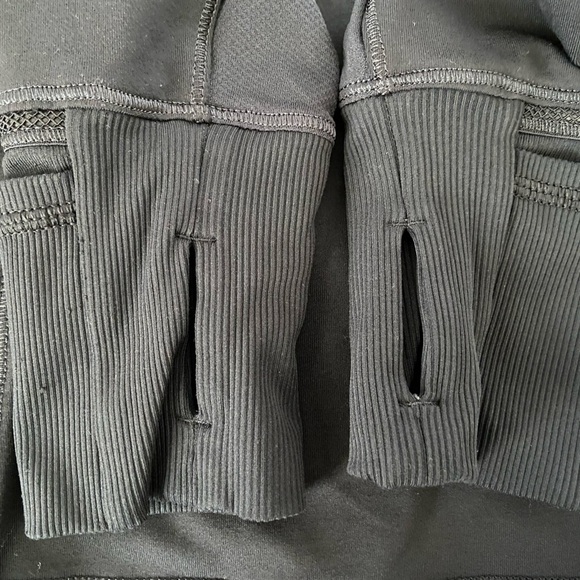 Lululemon Race With Grace 1/2 Zip Womens Sz 6 Black Vented Running Pullover Top - Picture 10 of 10